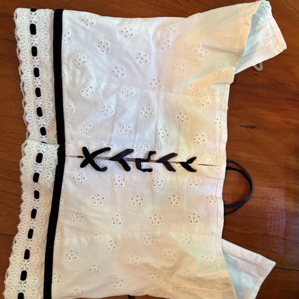 With Jean White Embroidery Top